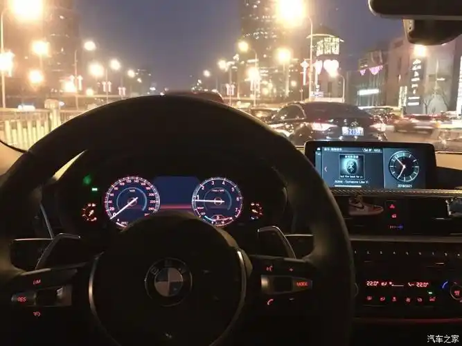 求320耀夜晚上的车内图!