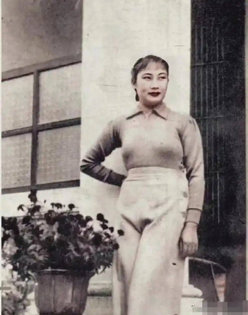 凭借她的美貌和演技,胡蝶成为了全国范围内知名的影星.她的才