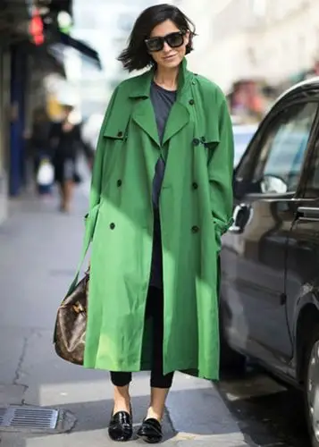 军绿色大衣,英姿飒爽的女神范-乐佳时尚
