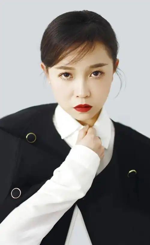 发烧届磁性女声の神张玮伽空降iag展房