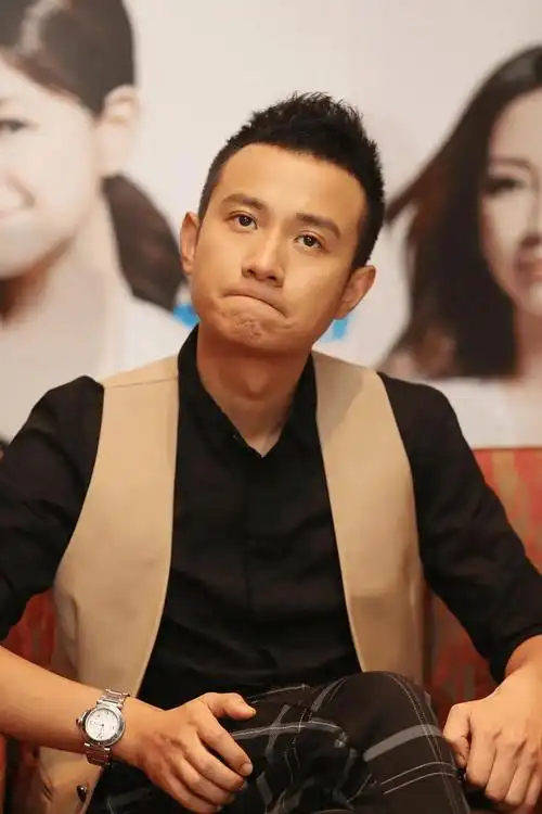 文章姚笛近照曝光!42岁姚笛素颜依旧抗打,文章颜值回春转行话剧