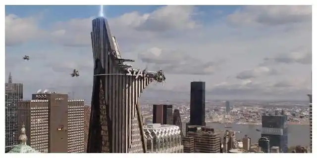 第三座豪华建筑是斯塔克大厦,这座大厦矗立在纽约市中心,它的拥有者是