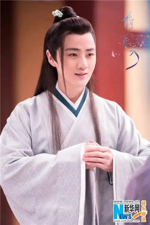 《花谢花飞花满天》余少群古装进梨园仿佛从画中走出的公子