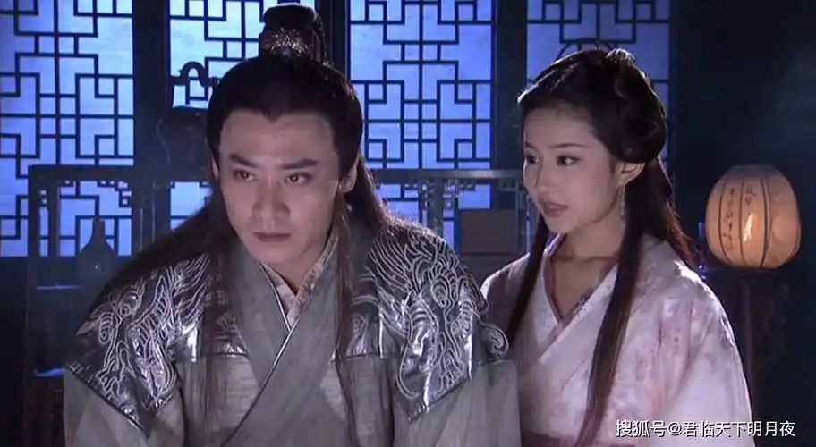 慕容复虽然会斗转星移,但是在面对鸠摩智这种高手时,几乎没有还手之力