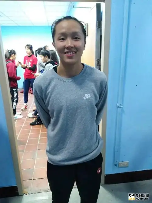 hbl/第4节射9分锁定胜局 林佳蓉向偶像柯瑞学习