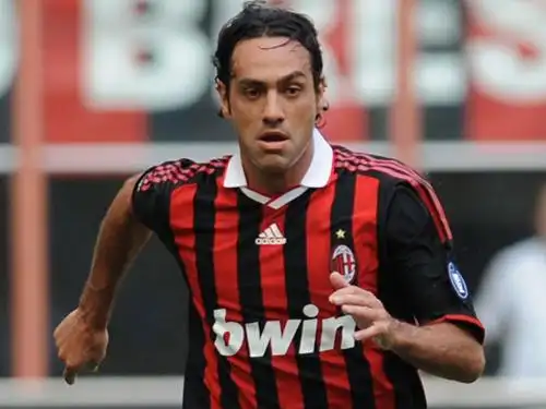 ac米兰名宿内斯塔当今足坛溢价球员有点多