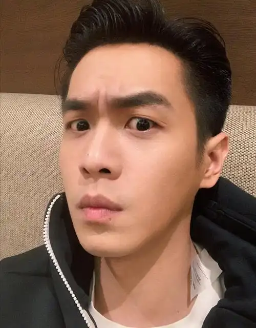 女儿小名叫"樱桃"?张若昀发文辟谣 配图用"剑"疑似内涵