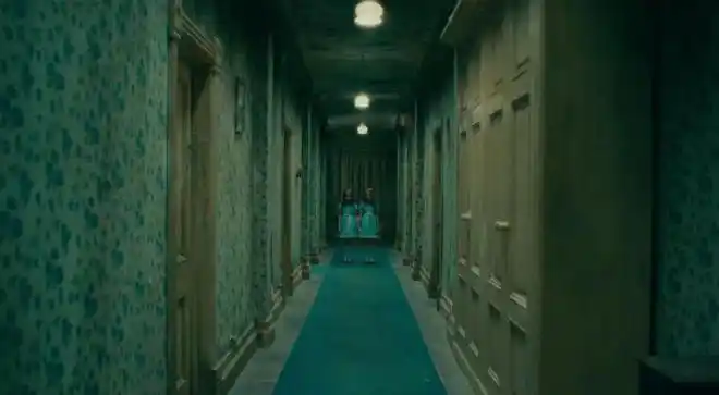 英国夫妇到利物浦"闹鬼"酒店探险,经历场景宛如《闪灵》再现