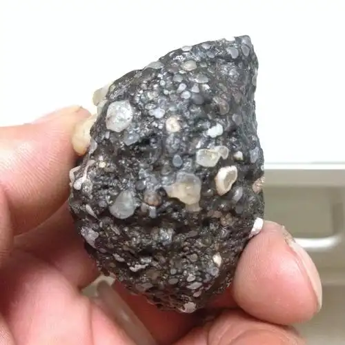 月亮陨石多漂亮