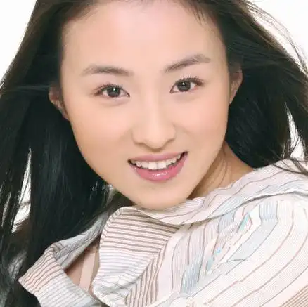 【图】吴婷写真清纯靓丽 正式改名"吴飞儿"