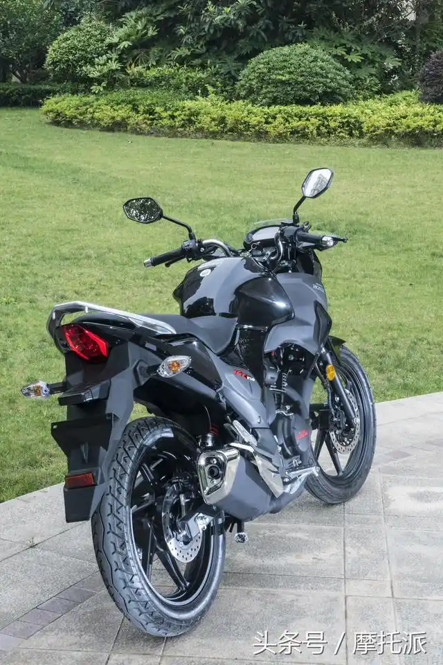 五羊-本田"电喷幻影"150静态测评-新浪汽车