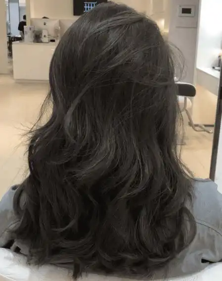 黑茶色是什么颜色 不挑皮又显白的发色了解一下