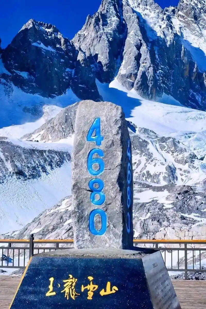 包车 租车 拍照.#抖音城市漫游计划 #玉龙雪山 #大理洱海 - 抖音