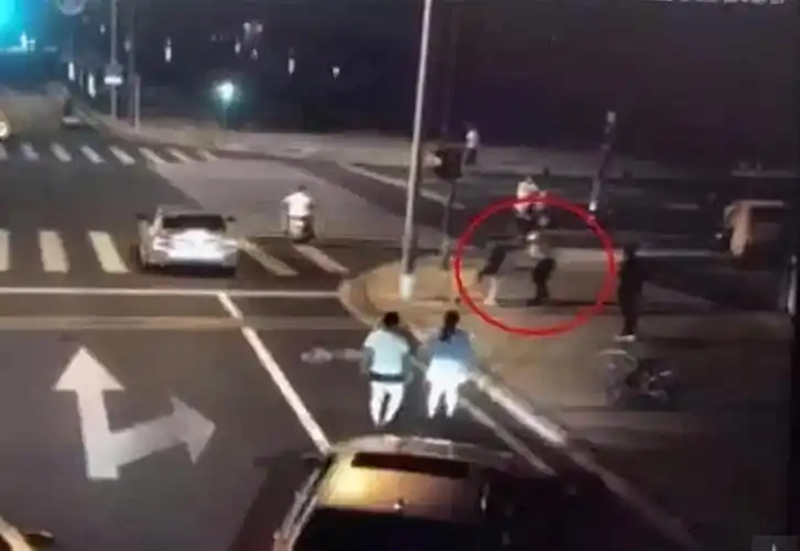 昆山龙哥肠子流了一地(昆山龙哥,扬肠而去)