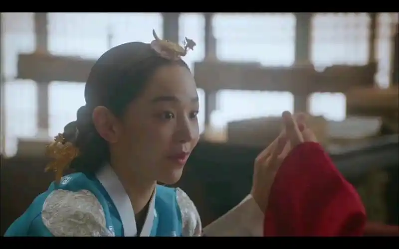 哲仁王后傲娇哲宗与傲娇中殿中殿想用手势沟通被王无情拒绝