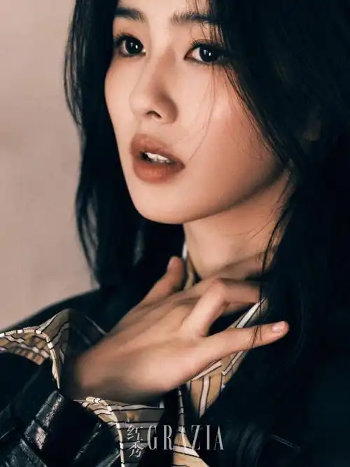 白鹿《红秀》封面大片一整个帅气值拉满