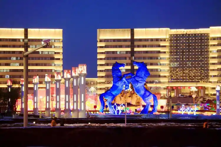 鄂尔多斯康巴什之夜:这里的年味璀璨绚烂