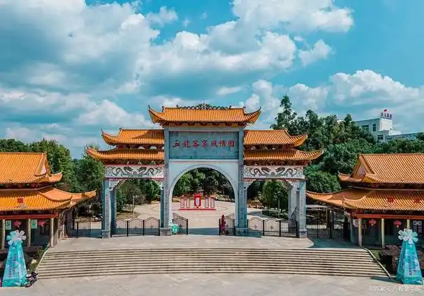 这座历史悠久,文化底蕴深厚的城市,拥有着许多令人心驰神往的旅游景点