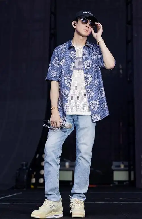 周董,林俊杰演唱会穿的狠鞋!都在问是哪双,今天终于破案了!