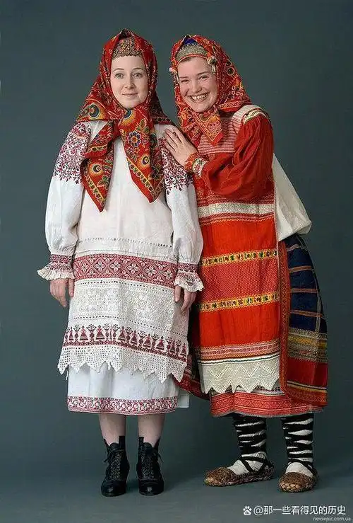 俄罗斯的民族服装 别有一番味道