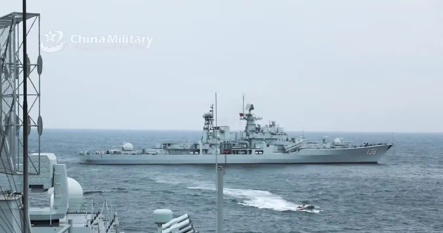 我国海军现代级导弹驱逐舰杭州舰,由于原始设计的原因,这型军舰虽然