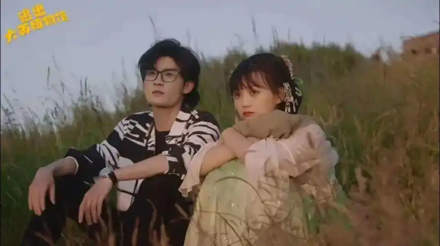 日赚过万,火上热搜,短剧演员能成为顶流明星吗?|新榜洞察