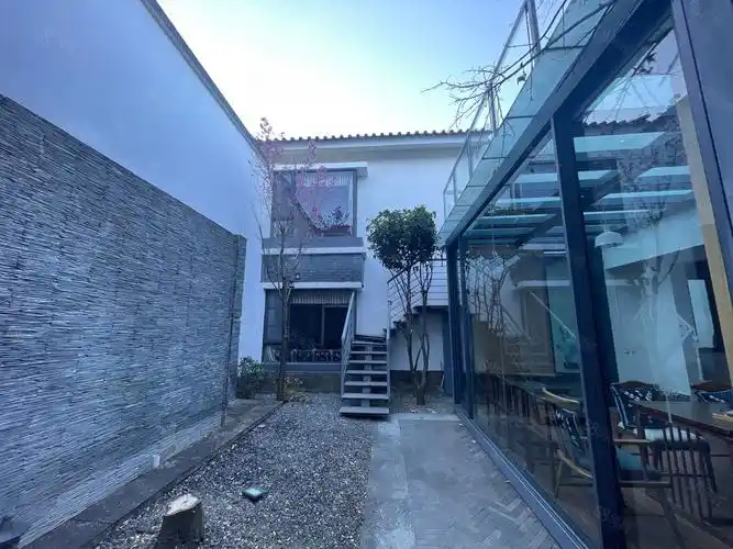 大理小院子南区精装改造好的合院挨着苍山能看洱海捡漏好房