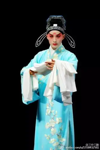 隔壁小爱豆踩京剧有感,鹅们有人好奇或者想了解一点戏曲相关.