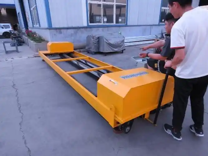 斜坡摊铺机悬挂摊铺机河道摊铺机