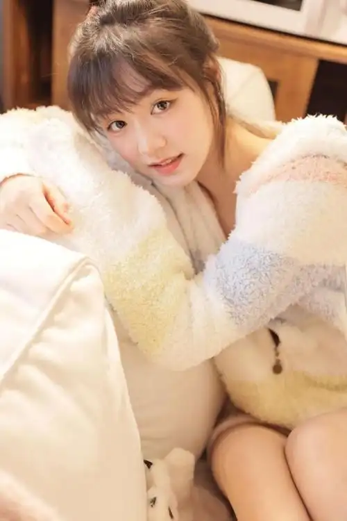 2023贺美琦萌系甜美女孩,加油美少女