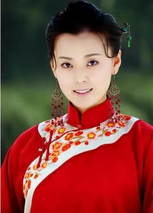 《珠江人家》梁爱琪:成名背后有艰辛,46岁婚姻成谜