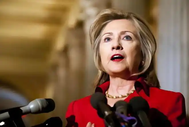 颜值不输戴安娜,48年前身穿白裙嫁给克林顿,郎才女貌|白宫|总统|科学