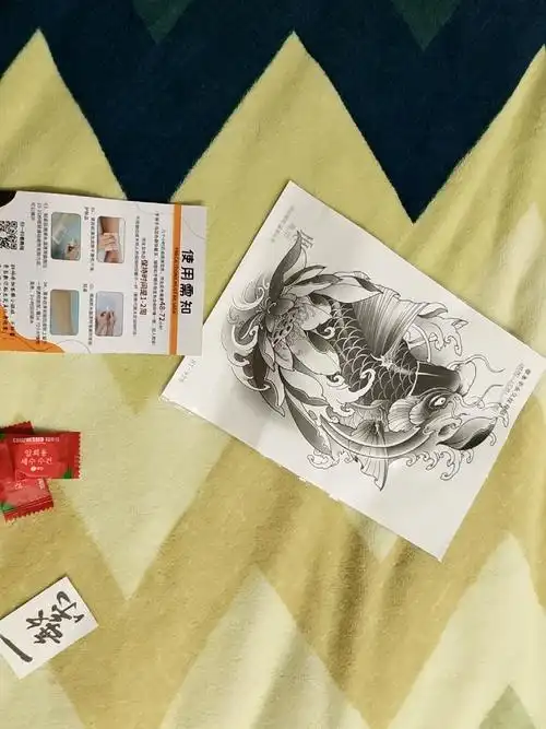 鲤鱼胸甲纹身贴胸前胸口花胸防水持久果汁半永久仿真刺青不反光