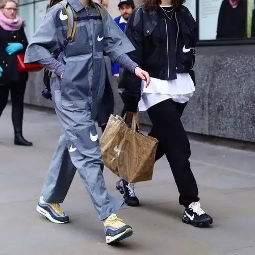 从现在开始编辑部的男生们都要争着穿女鞋了答案竟是因为