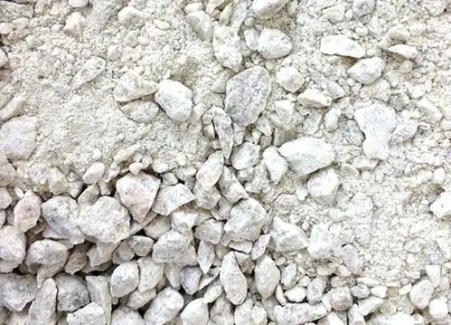 1700河南宝丰县1000目钾长石粉磨加工生产线鸣锣投产  钾长石矿石通过