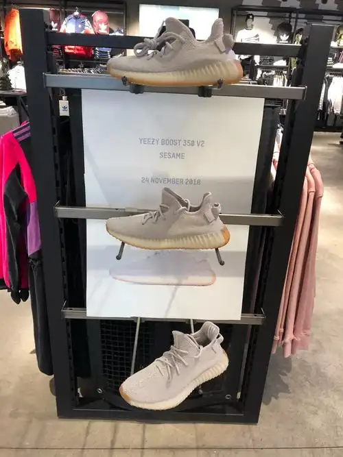 yeezy350芝麻实物照,店内现货.