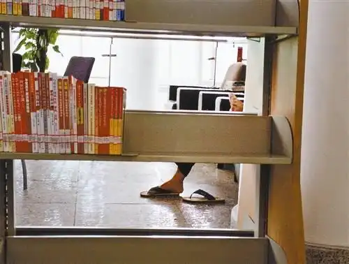 不文明行为让图书馆"很受伤"