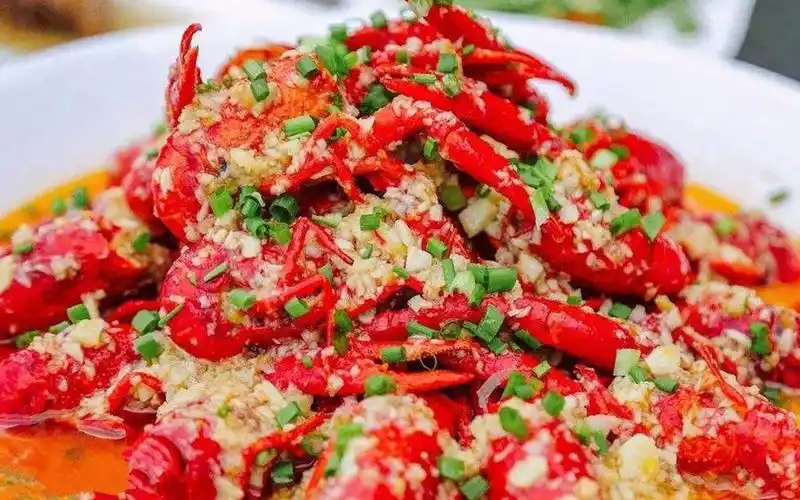 从小吃到大的蒜泥小龙虾,老刘教你独家配方,一次7斤不够吃