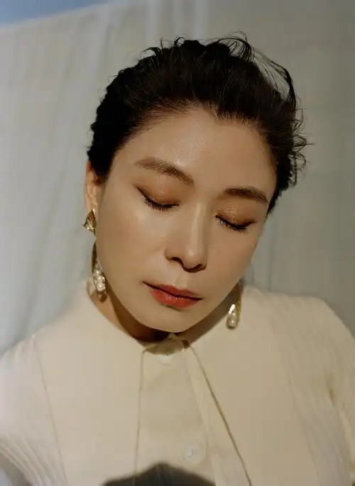 锅姨杂志封面刘丹