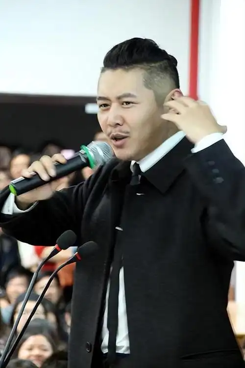 曾是知名主持人,辞职后写书身价百万,大冰消失是娱乐圈的悲哀|综艺|湖