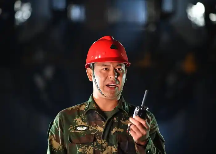 对话火箭军导弹工程兵带你了解东风快递的家长啥样