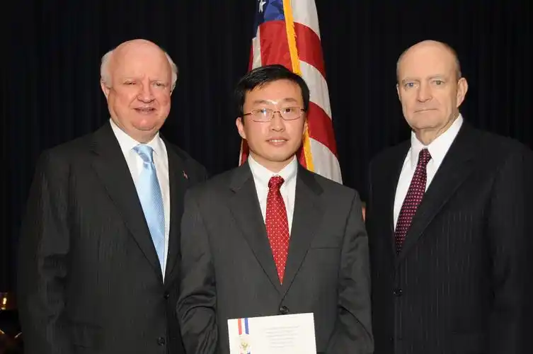 林文斌和他的科研团队合影.