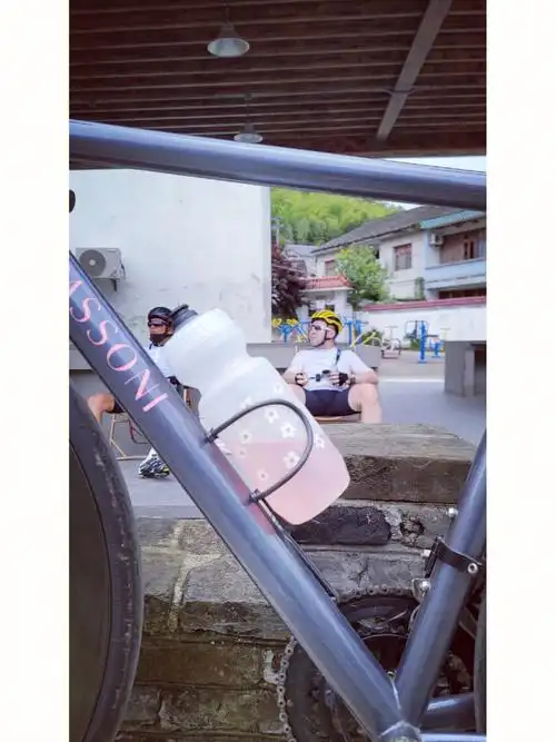 今日份荡腿x咖啡,一个充实的六一#fingercross  fingercrossed 小花花