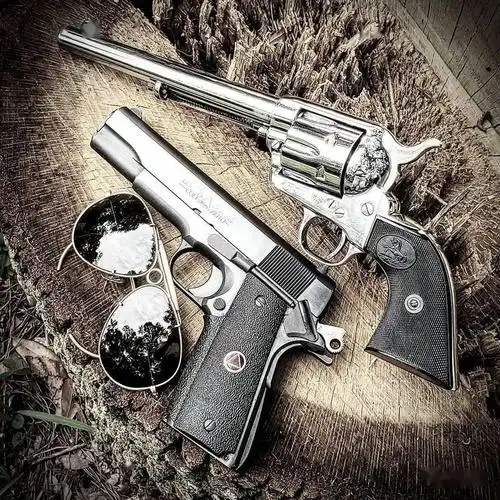 【国外枪迷相册】对1911有情结的朋友不要错过这个图集