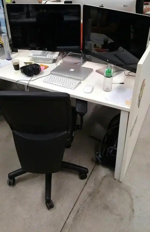 国外程序员的办公桌是什么样的?