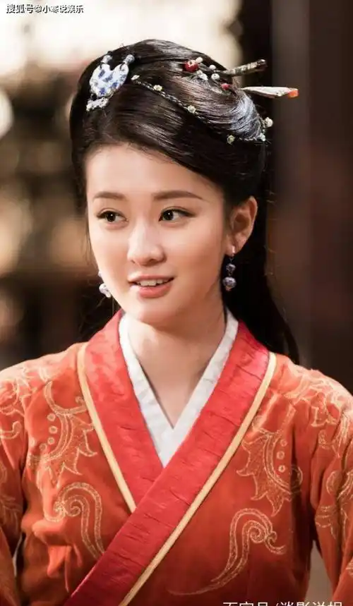 2014年,乔欣参演古装传奇剧《琅琊榜》,在其中饰演了南楚郡主宇文念!