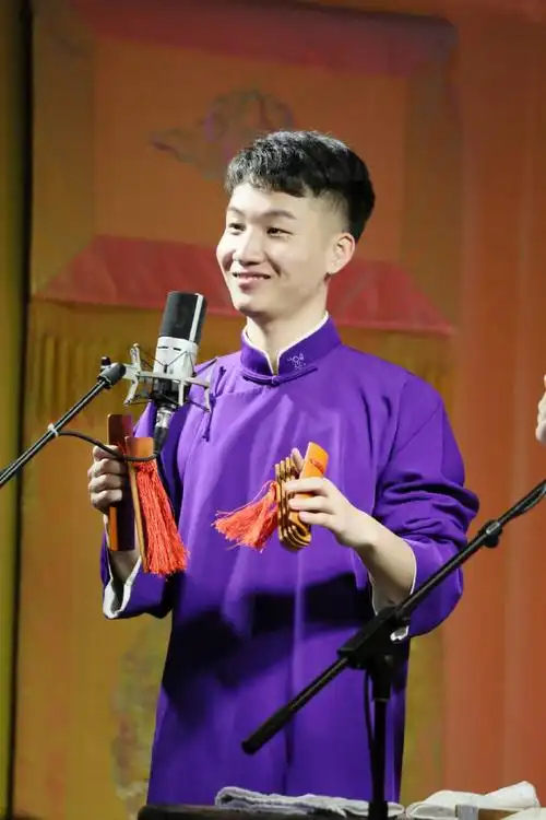 刘筱亭. crwb.小昕不是小星星抱图前看看简介