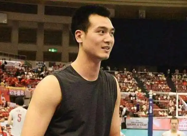 大冷门!中国女排最新消息:朱婷的好朋友李童无缘2022年国家队!