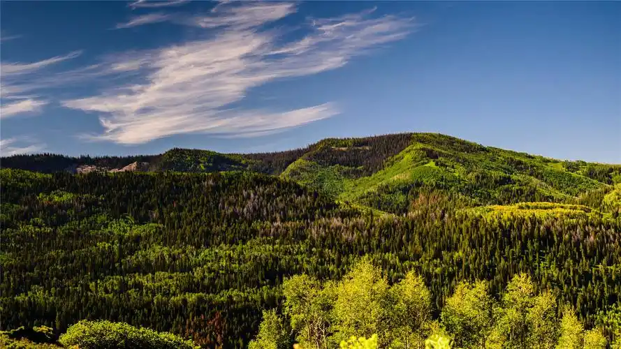 雄壮山脉风景高清桌面壁纸