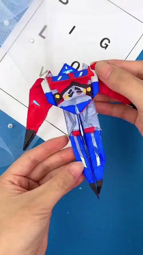 折纸变形金刚的教程来了,真的会变形哦
